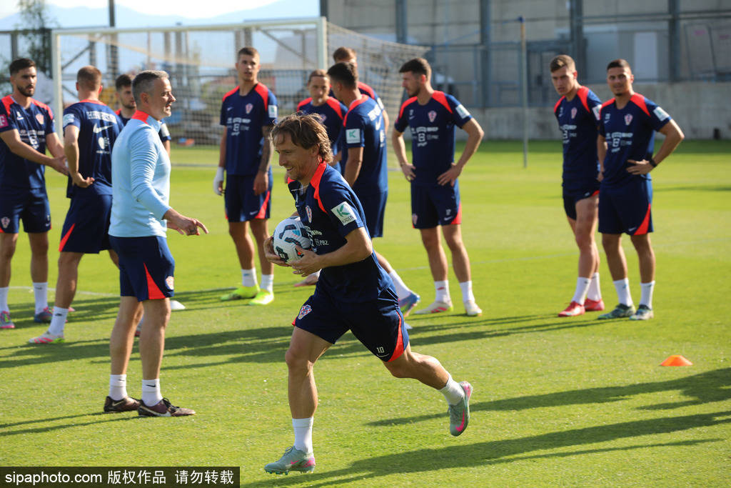 再见伯纳乌！曝莫德里奇周三签约AC米兰，金球先生空降意甲搅动风云！