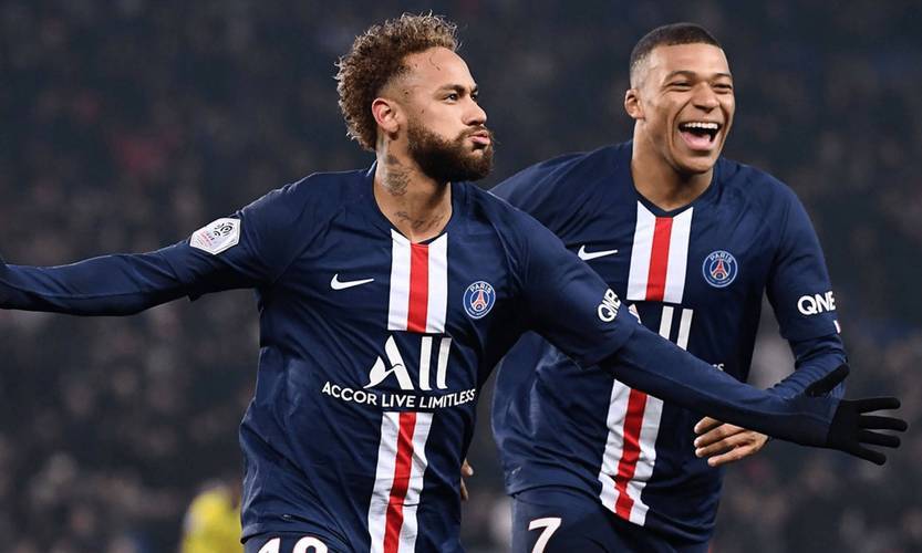 世俱杯巅峰对决：巴黎圣曼 VS 皇马，足坛巨擘的王者之争